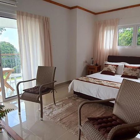 Le Chant De Merle Self -Catering Studios And Apartments Mahe Island ภายนอก รูปภาพ