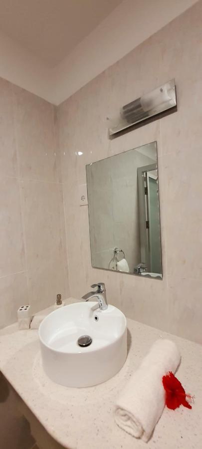 Le Chant De Merle Self -Catering Studios And Apartments Mahe Island ภายนอก รูปภาพ