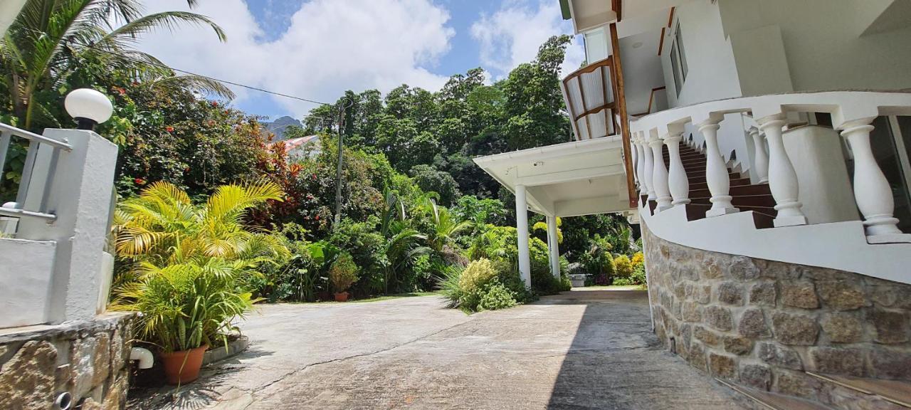 Le Chant De Merle Self -Catering Studios And Apartments Mahe Island ภายนอก รูปภาพ