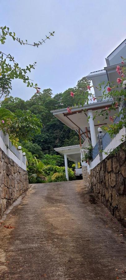 Le Chant De Merle Self -Catering Studios And Apartments Mahe Island ภายนอก รูปภาพ